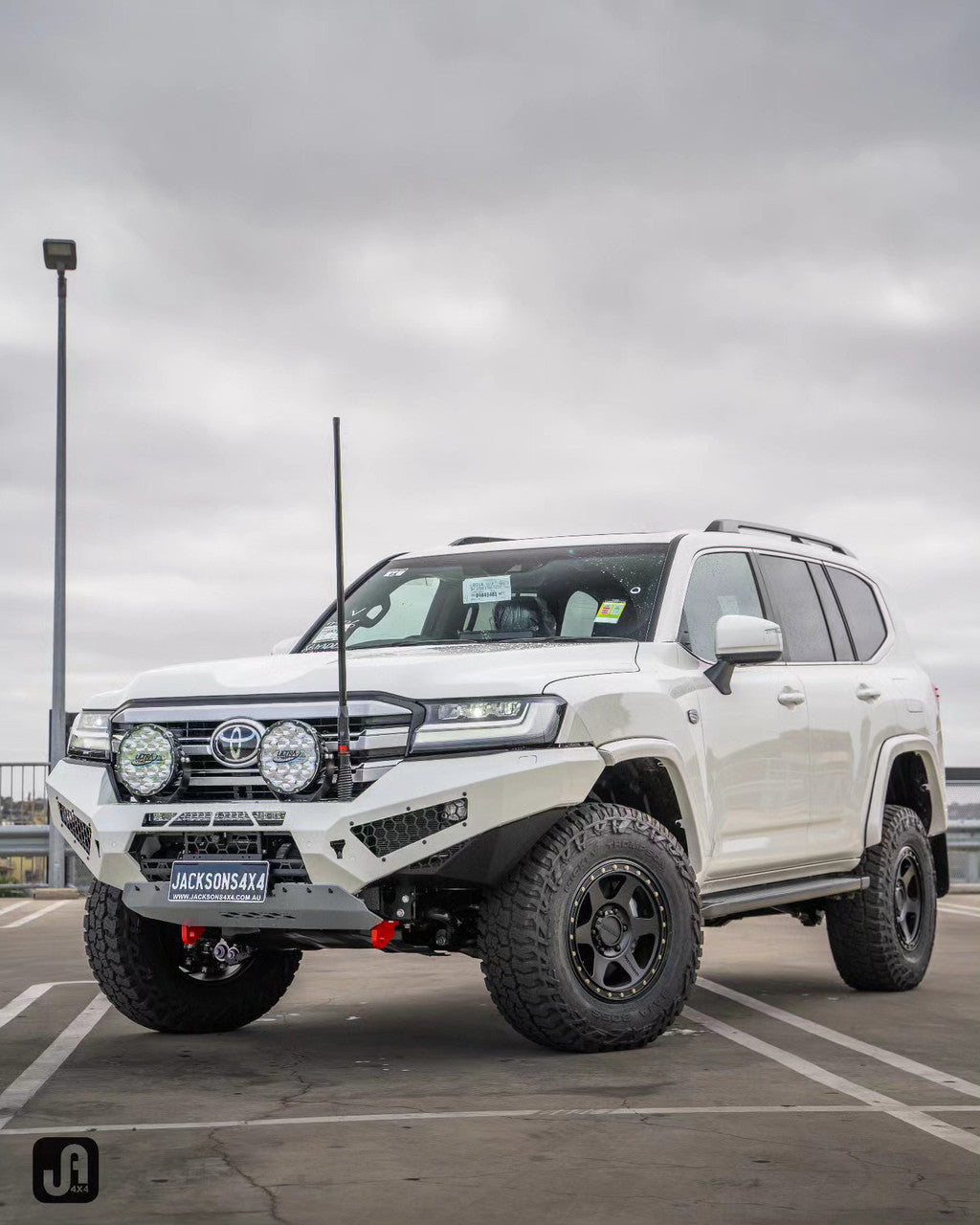 Predator Bull bar, Suitable for Toyota Land Cruiser 300 Series, 2021 on (SUPPLIED & FITTED IN STORE ONLY)