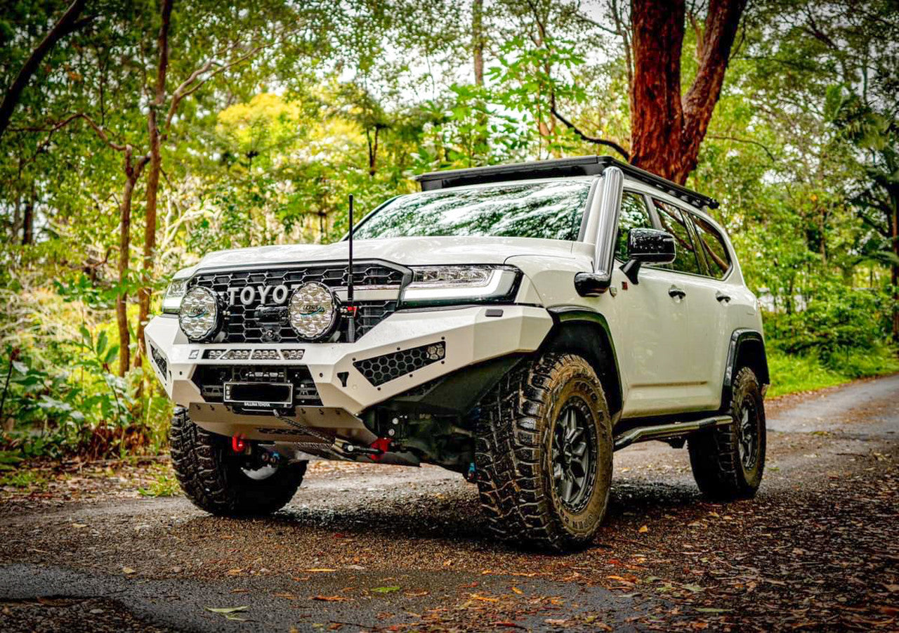 Predator Bull bar, Suitable for Toyota Land Cruiser 300 Series, 2021 on (SUPPLIED & FITTED IN STORE ONLY)