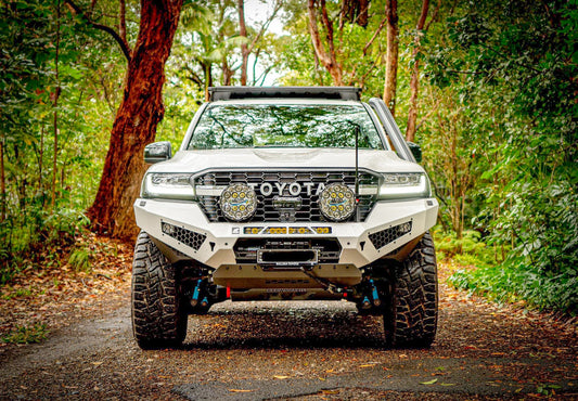 Predator Bull bar, Suitable for Toyota Land Cruiser 300 Series, 2021 on (SUPPLIED & FITTED IN STORE ONLY)