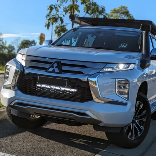Pajero Sport Behind-Grille Light Bar