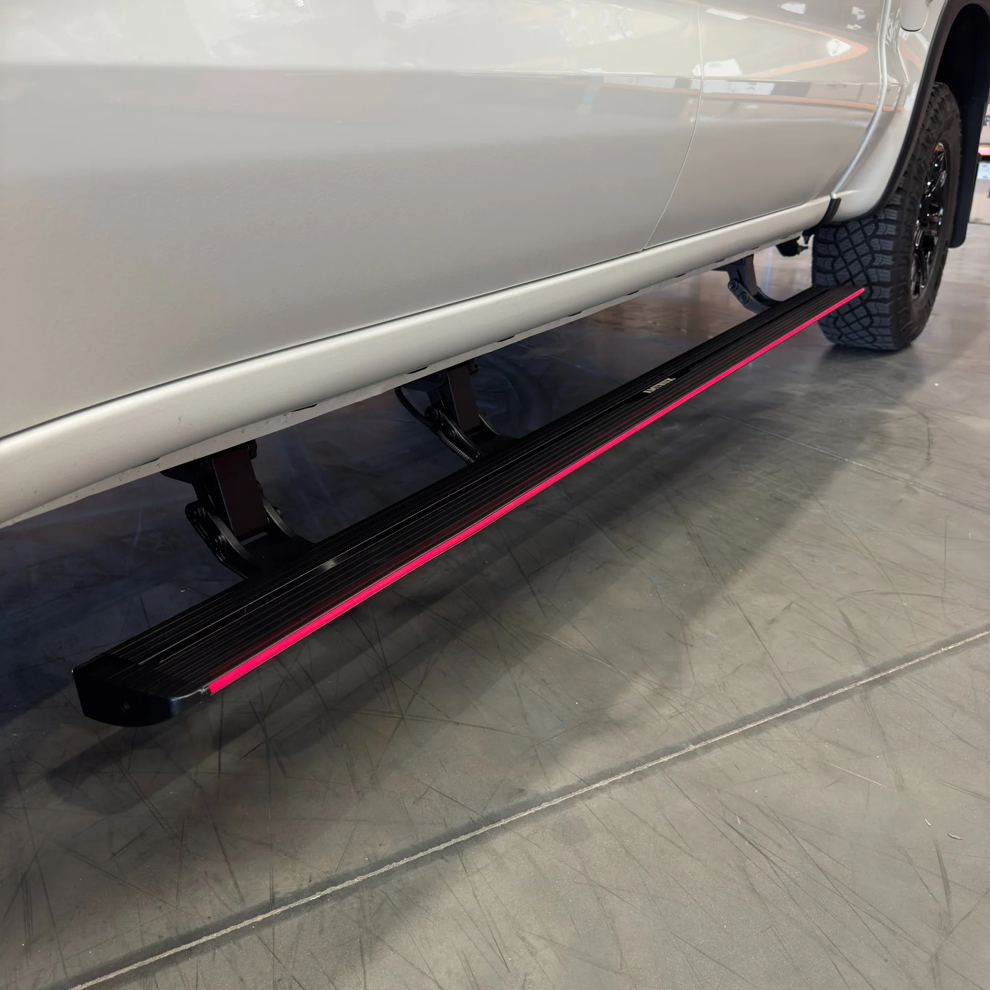 AMTRUX StealthStep Electric Side Steps suits Toyota Tundra (22-26) - Image 2