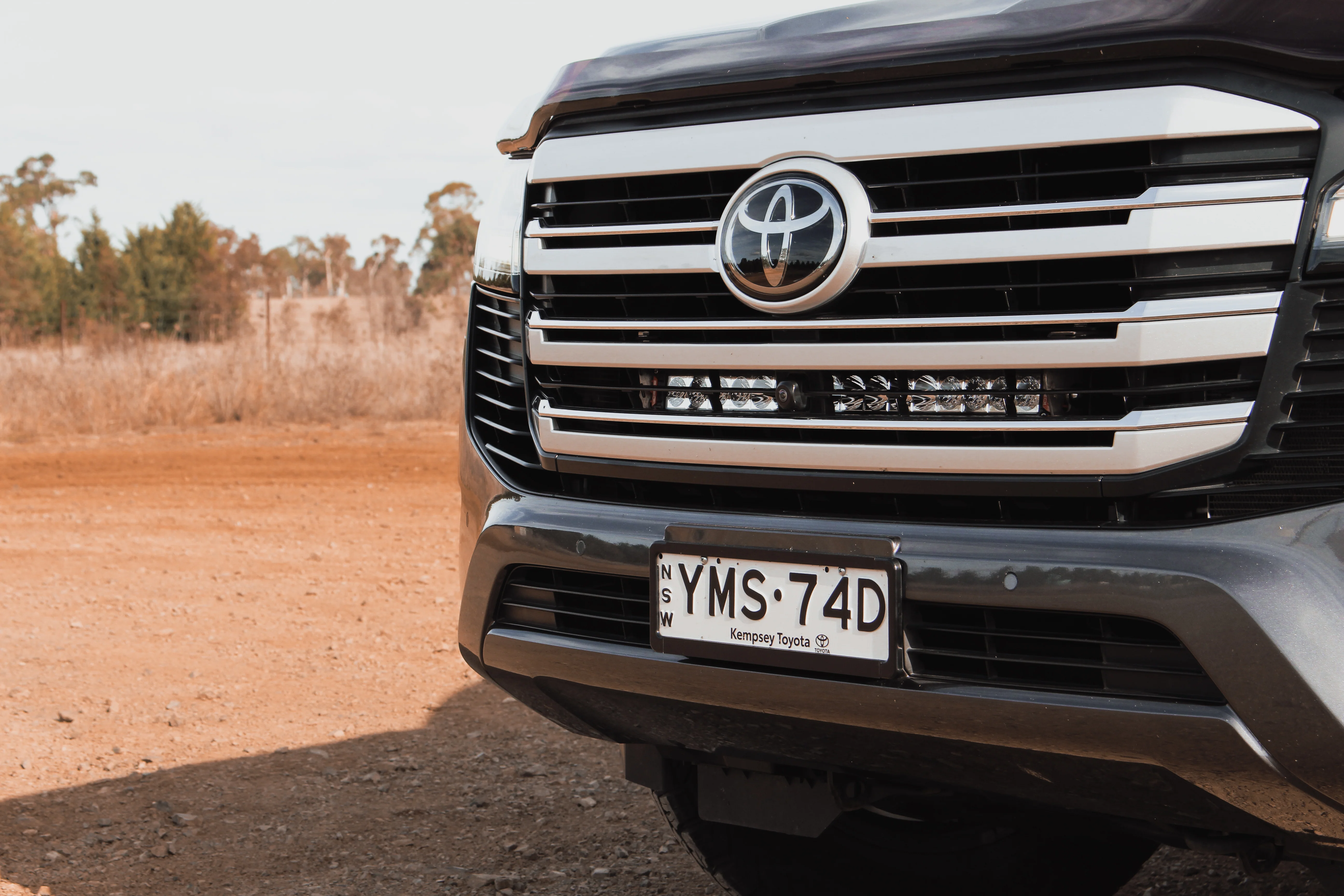 Toyota Land Cruiser 300 Series Behind-Grille Light Bar - Image 2