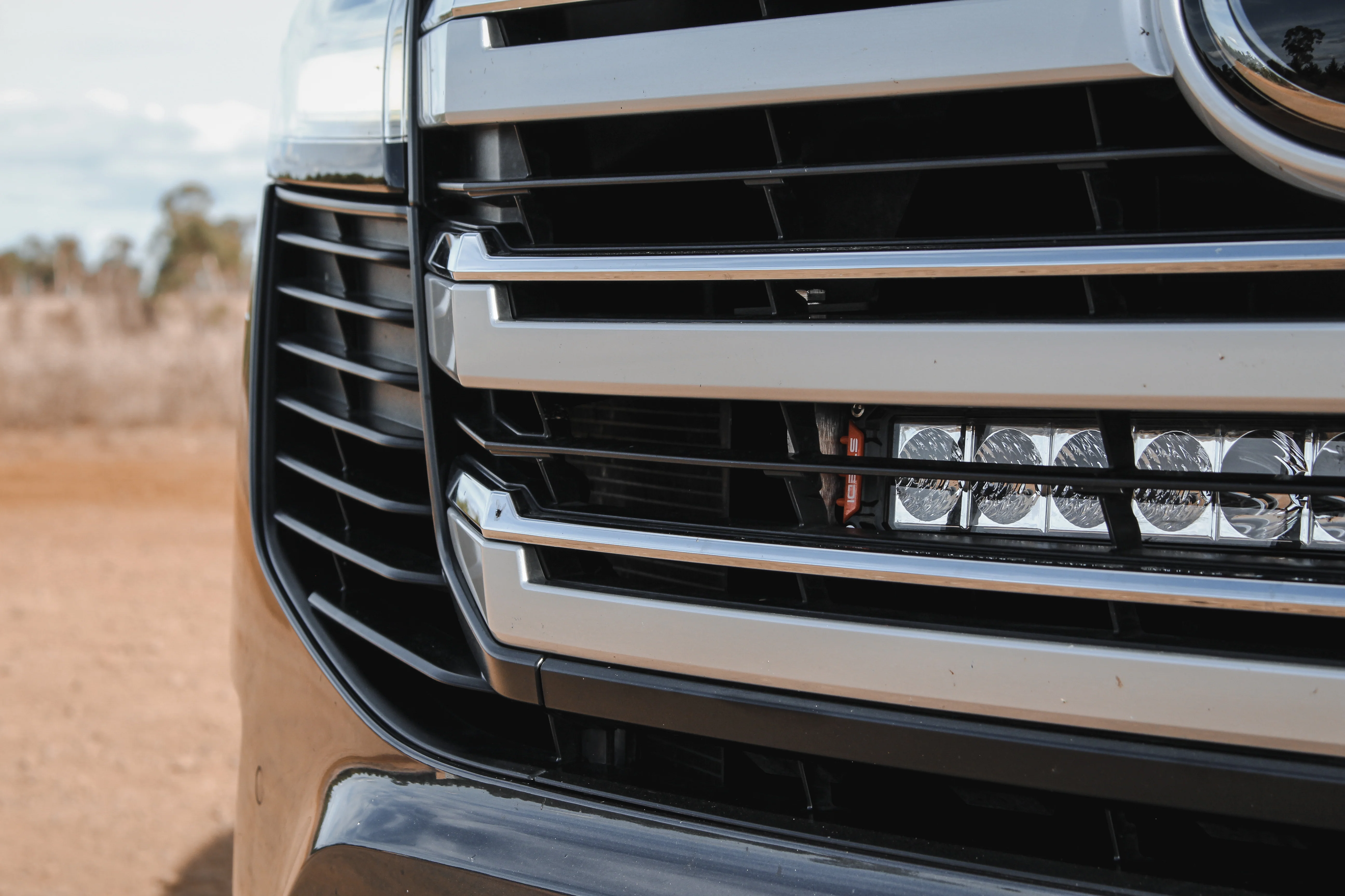 Toyota Land Cruiser 300 Series Behind-Grille Light Bar - Image 3